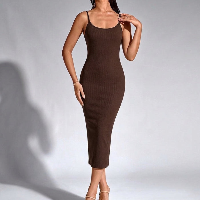 Robe gainante mi-longue à bretelles – Chocolat